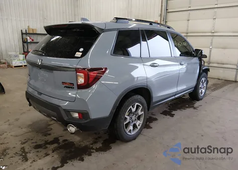 2023 Honda Passport Awd Trailsport from USA, damaged, VIN 5FNYF8H67PB032321